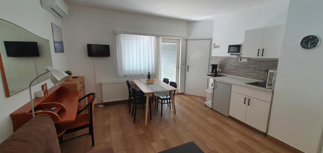 Forrest Apartman Gyenesdiás Eksteriør bilde