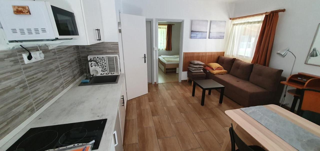 Forrest Apartman Gyenesdiás Eksteriør bilde